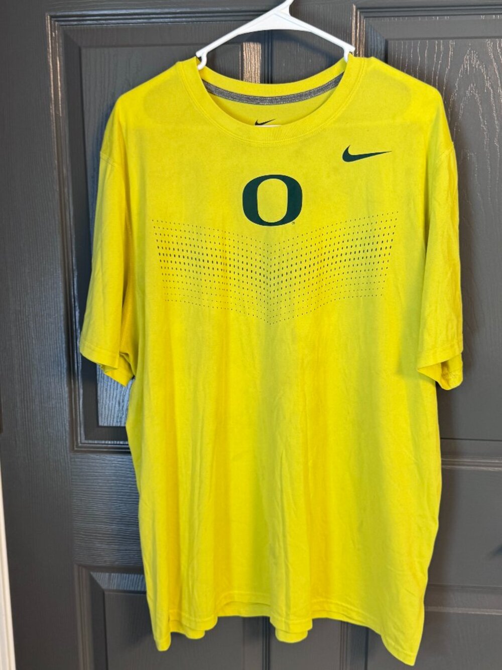 Men's Oregon Ducks Nike Dri-Fit shirt, XL